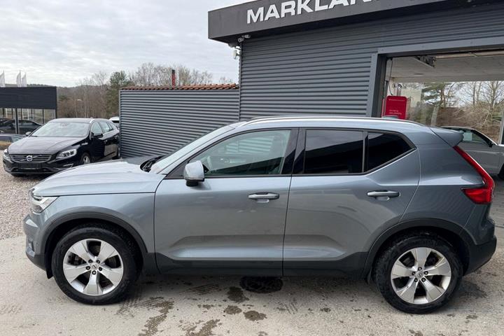 Grå Volvo XC40 fra 2018