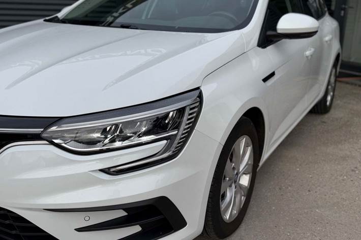 Hvid Renault Megane IV fra 2021