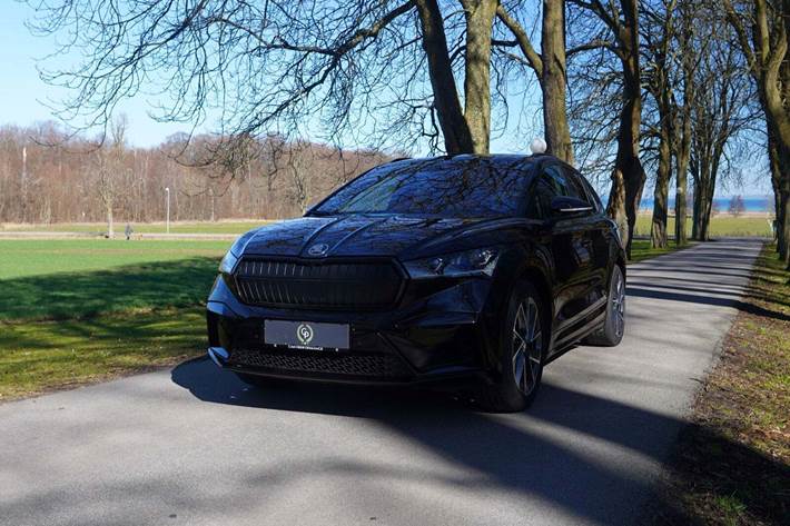 Sort Skoda Enyaq fra 2023