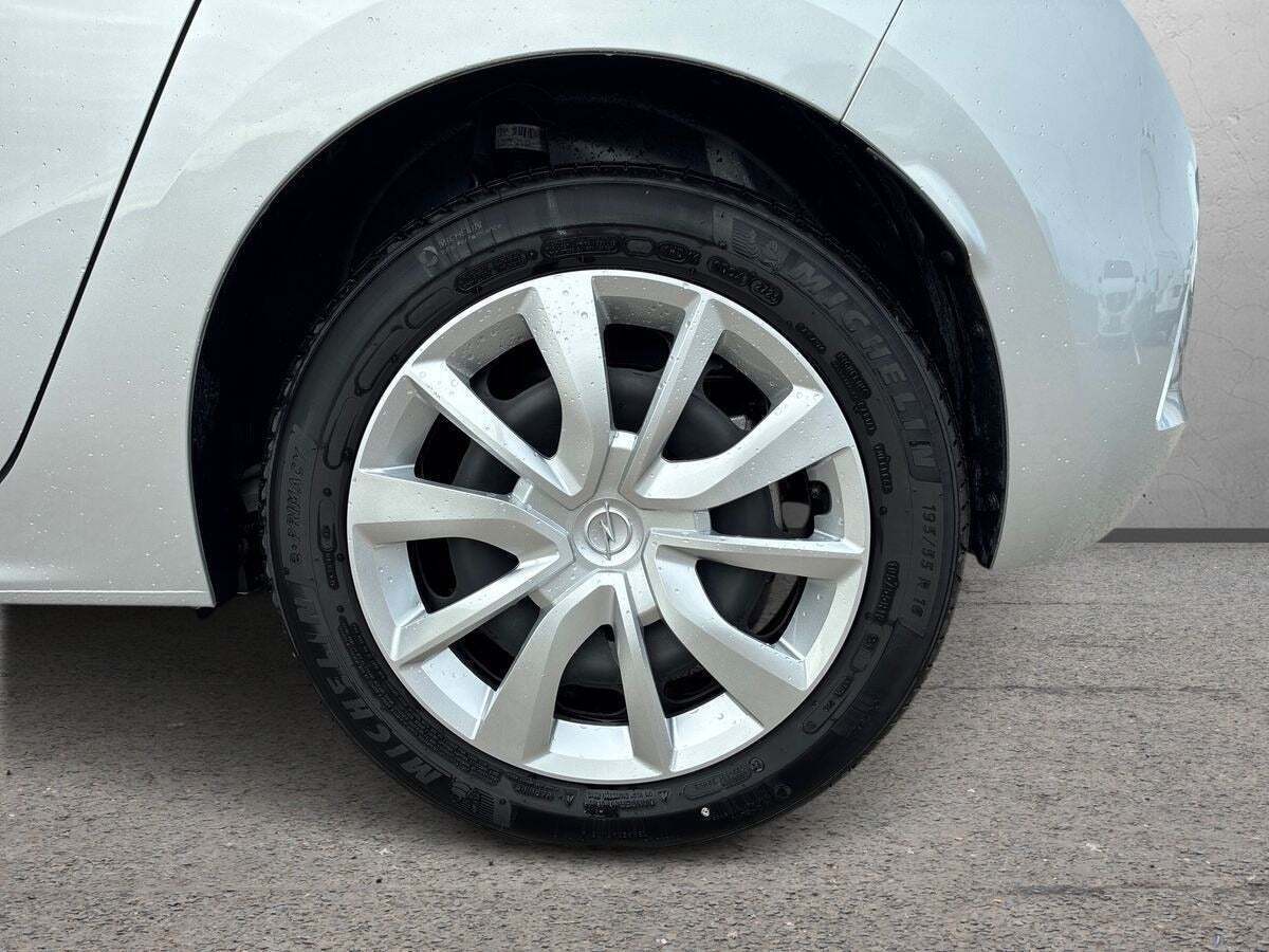 Sølv Opel Corsa-e fra 2023