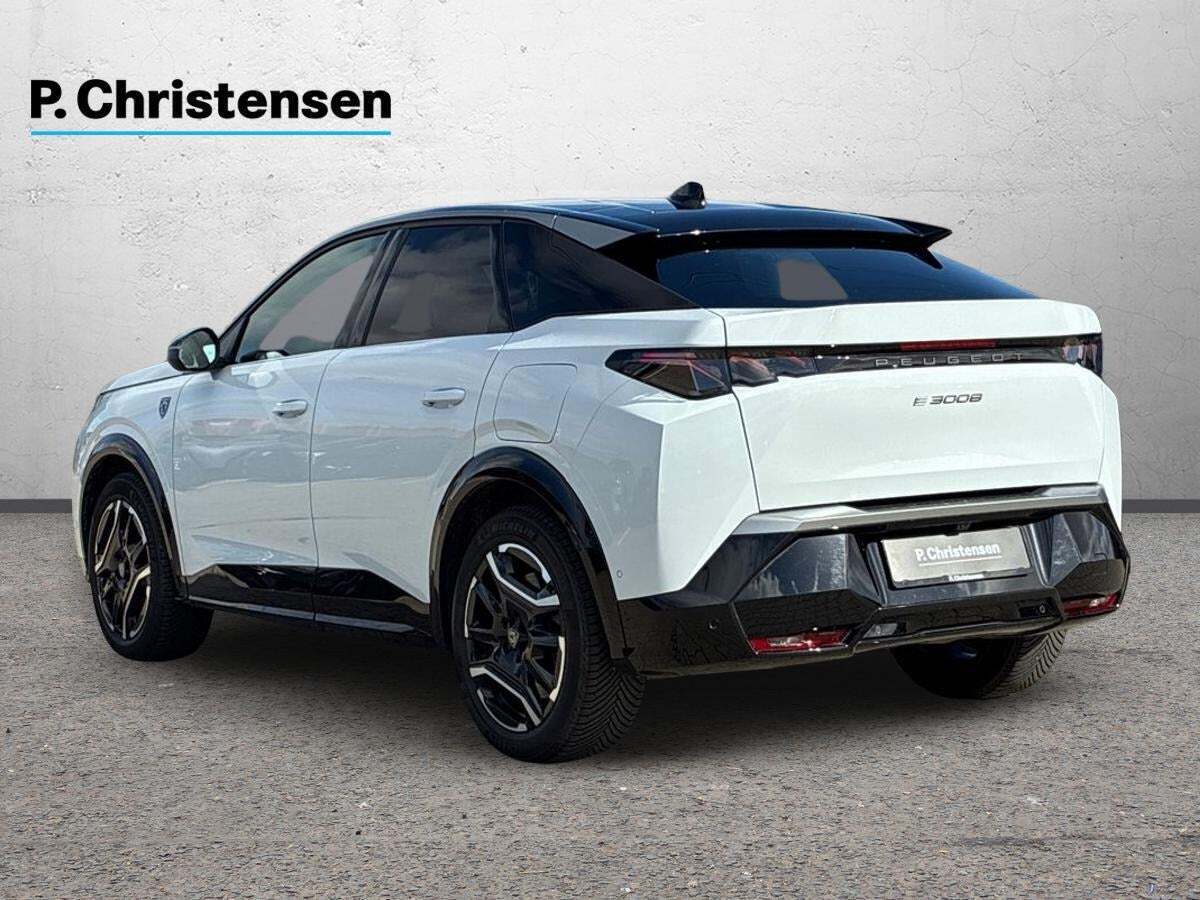 Hvid Peugeot e-3008 fra 2025