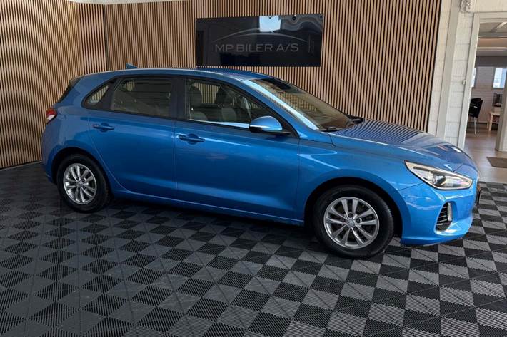 Blå Hyundai i30 fra 2018