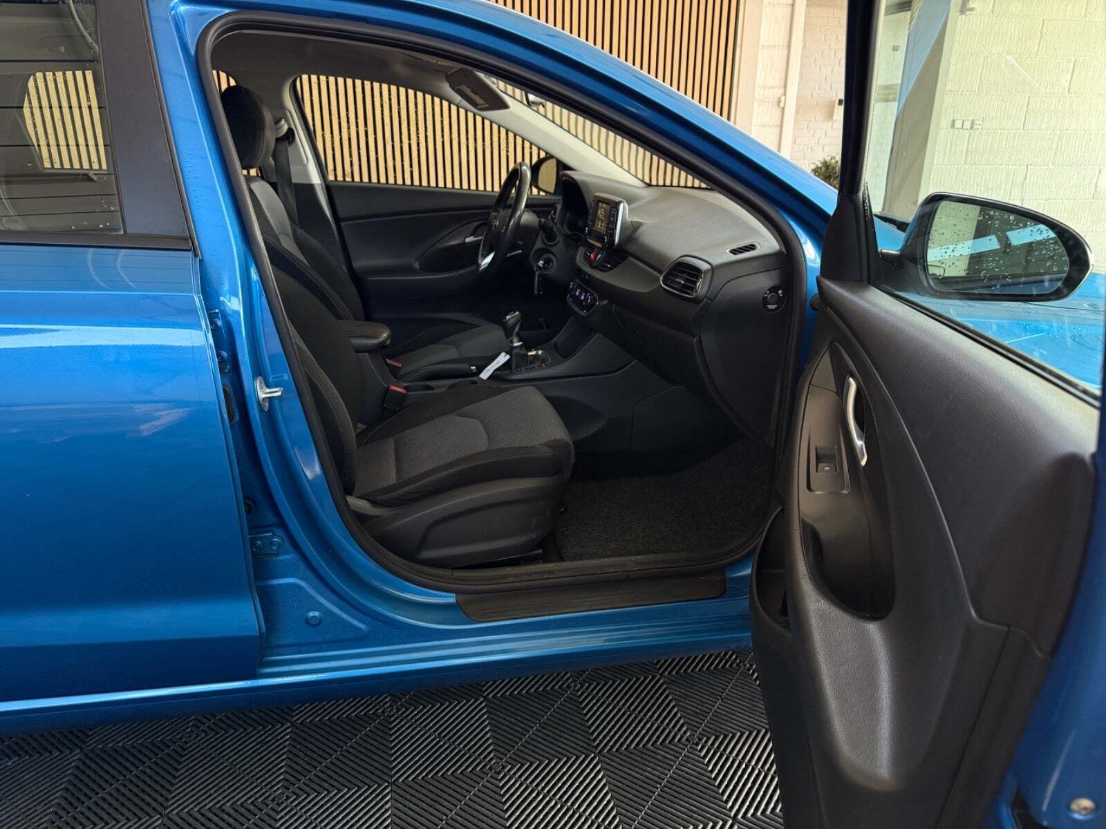 Blå Hyundai i30 fra 2018