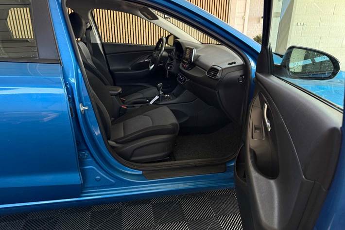 Blå Hyundai i30 fra 2018