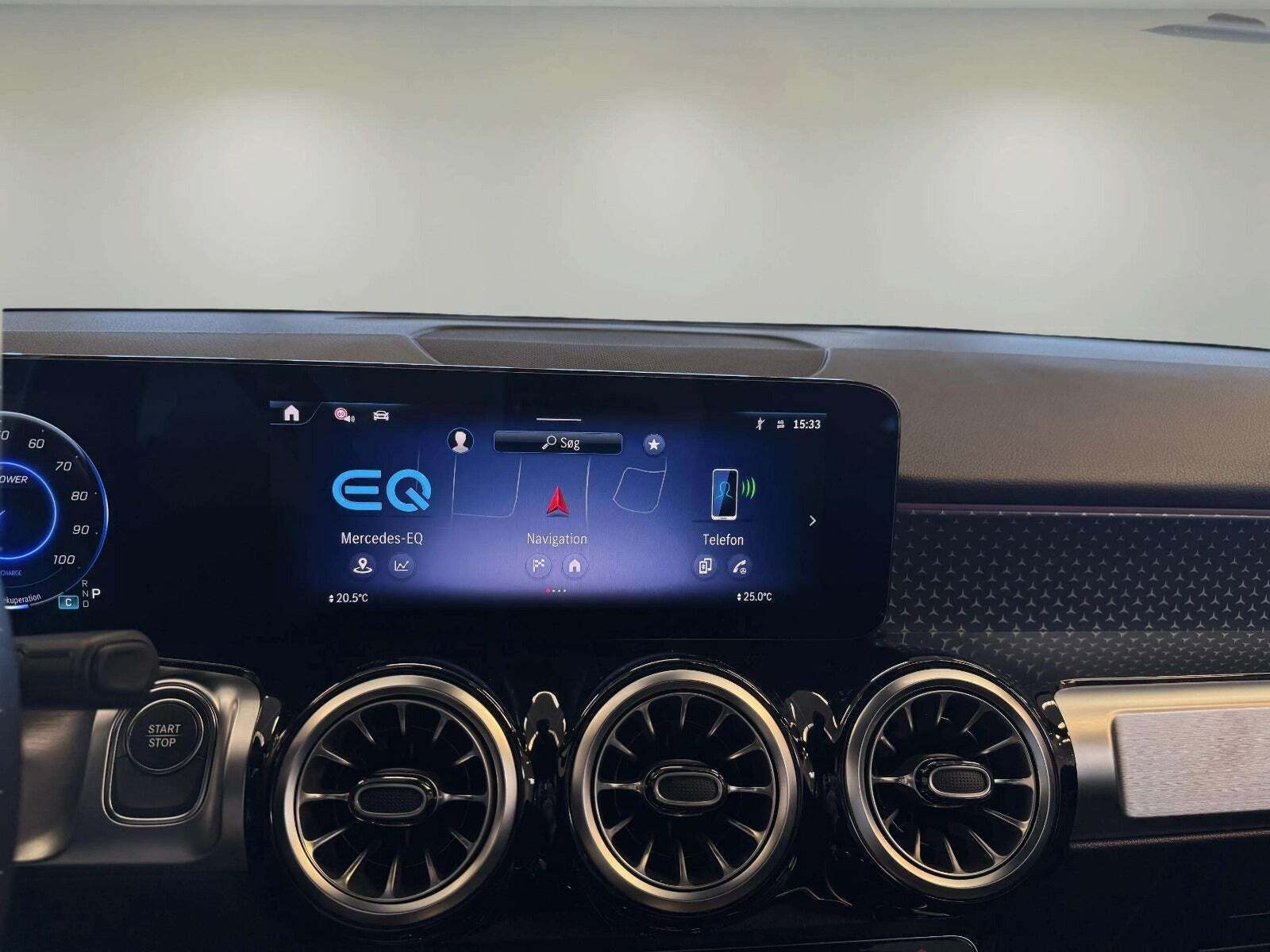 Hvid Mercedes EQB250+ fra 2025