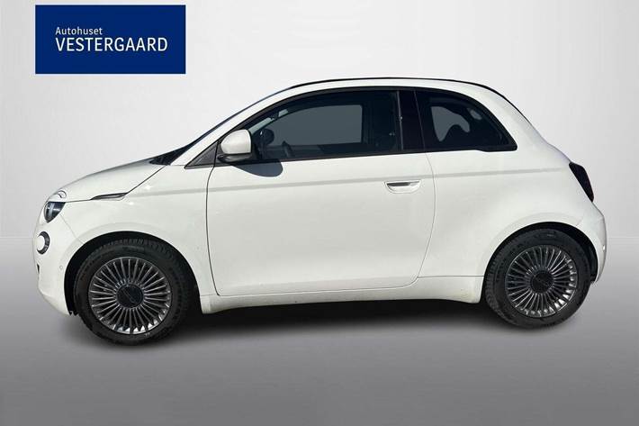 Hvid Fiat 500e fra 2024