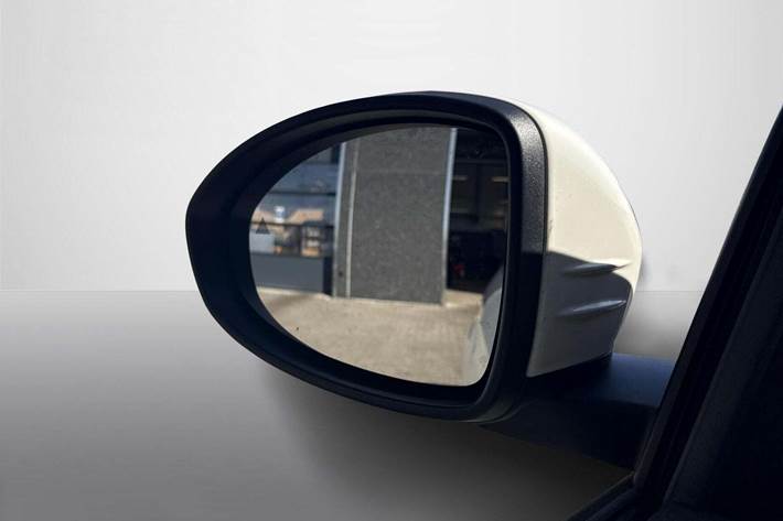 Hvid Fiat 500e fra 2024