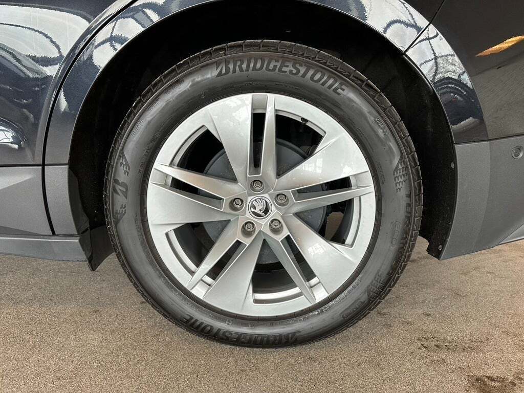 Sort Skoda Enyaq fra 2022