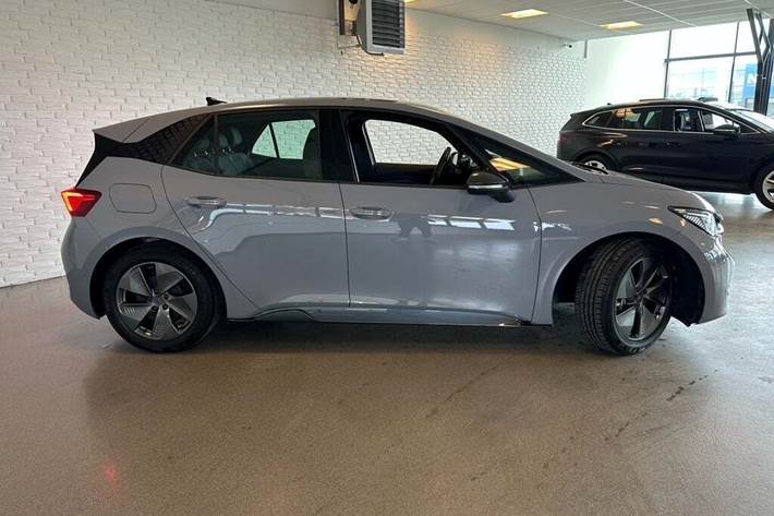 Grå Cupra Born fra 2023