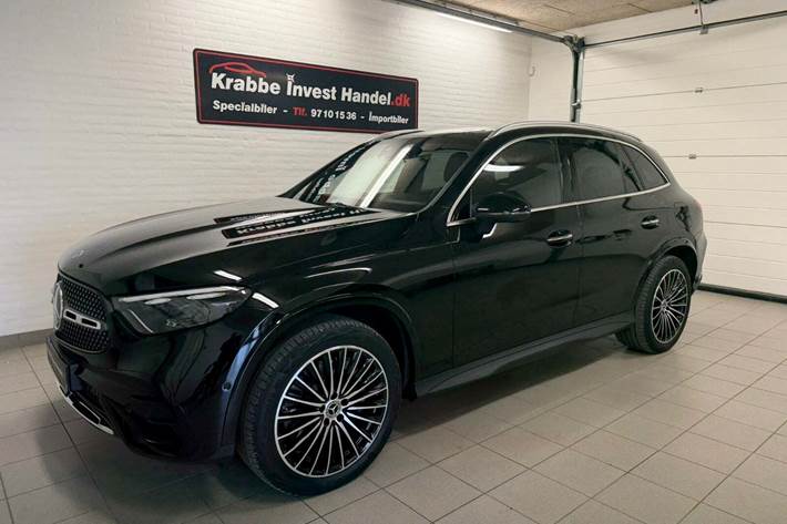 Sort Mercedes GLC300 de fra 2023