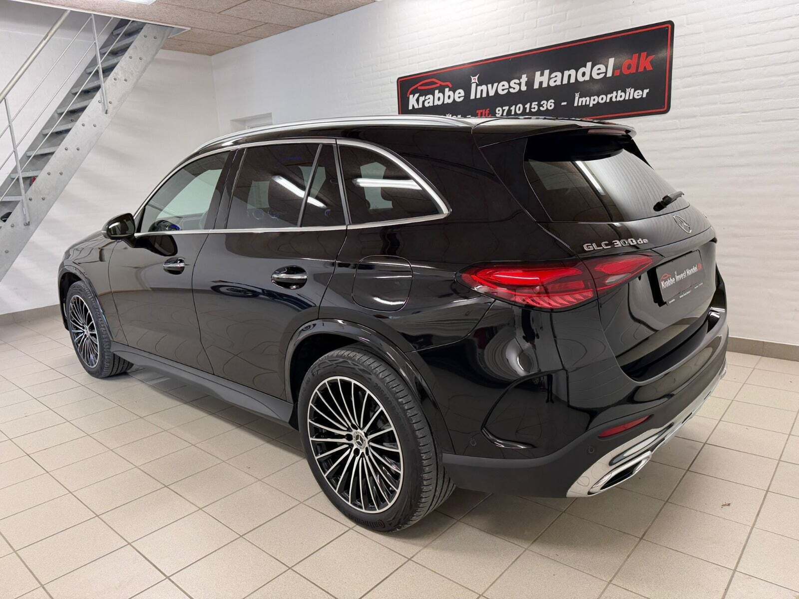 Sort Mercedes GLC300 de fra 2023