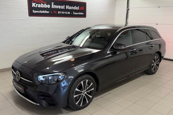 Grå Mercedes E300 de fra 2021