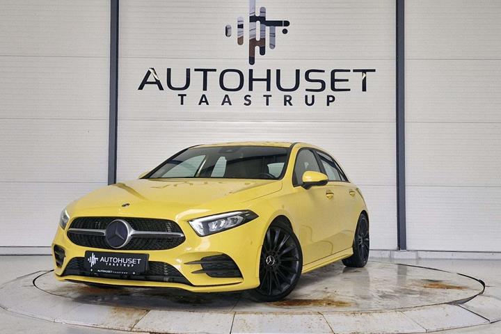 Gul Mercedes A200 fra 2019 set udefra