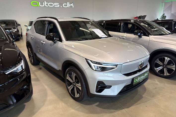 Sølv Volvo XC40 fra 2023