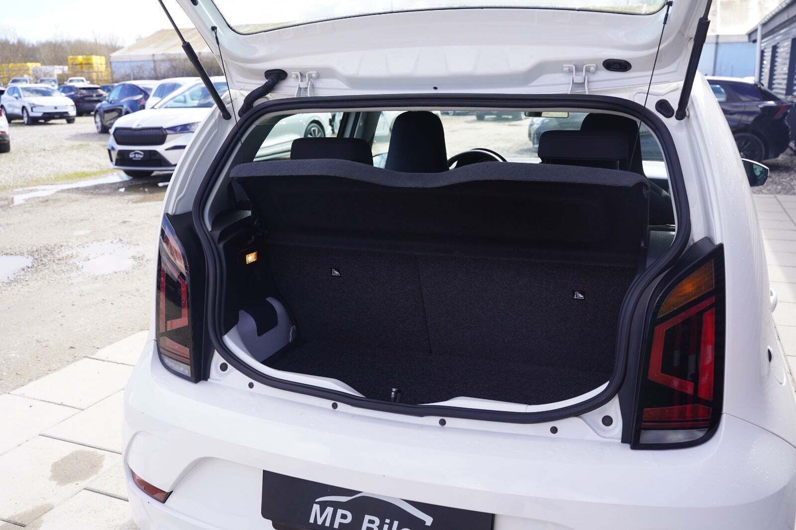 Hvid VW UP! fra 2020