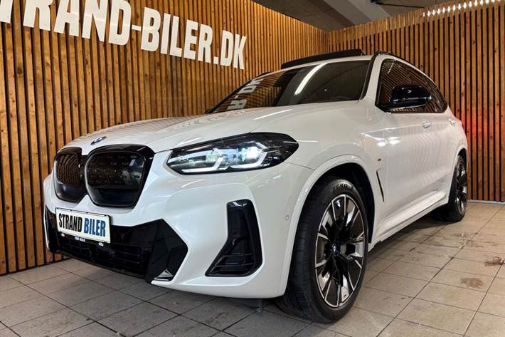 Hvid BMW iX3 fra 2023
