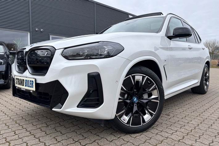 Hvid BMW iX3 fra 2023