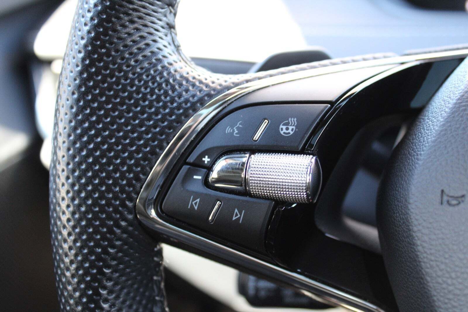 Rød Skoda Enyaq fra 2022