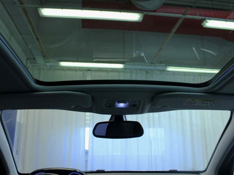 Peugeot 2008 1,5 BlueHDi 100 Privé