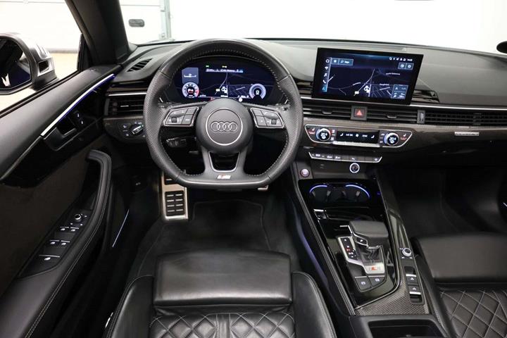 Gul Audi S5 fra 2020