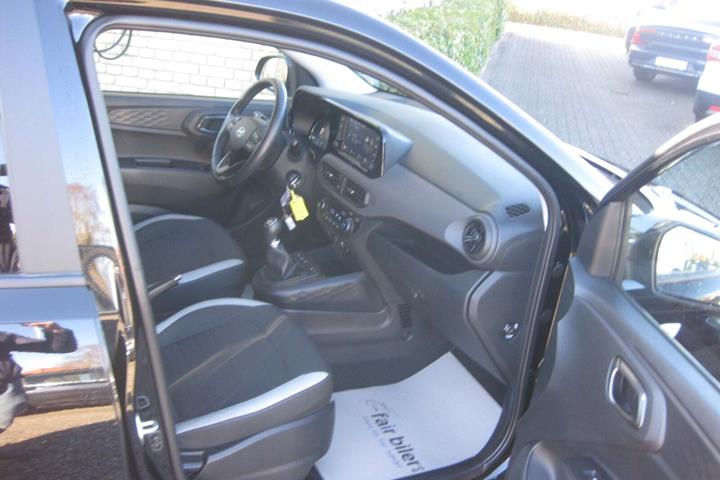 Sort Hyundai i10 fra 2024