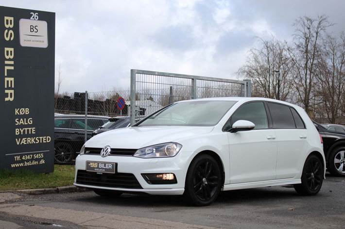 Hvid VW Golf VII fra 2017