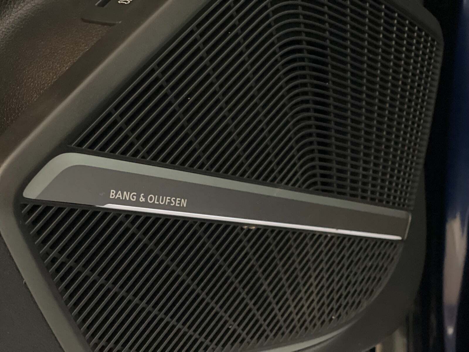 Blå Audi SQ5 fra 2018