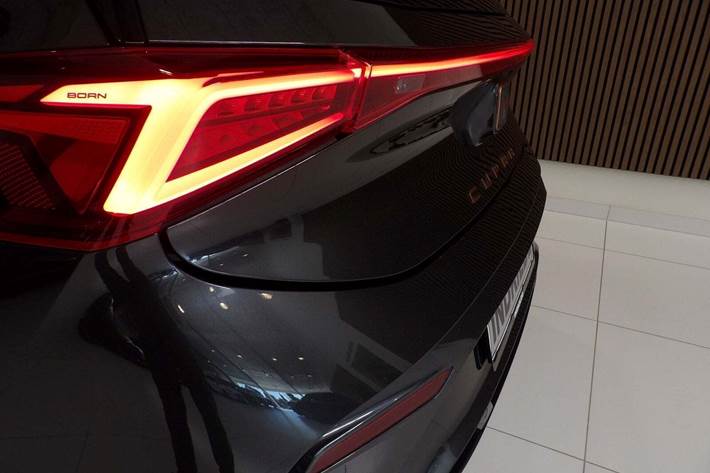 Grå Cupra Born fra 2022