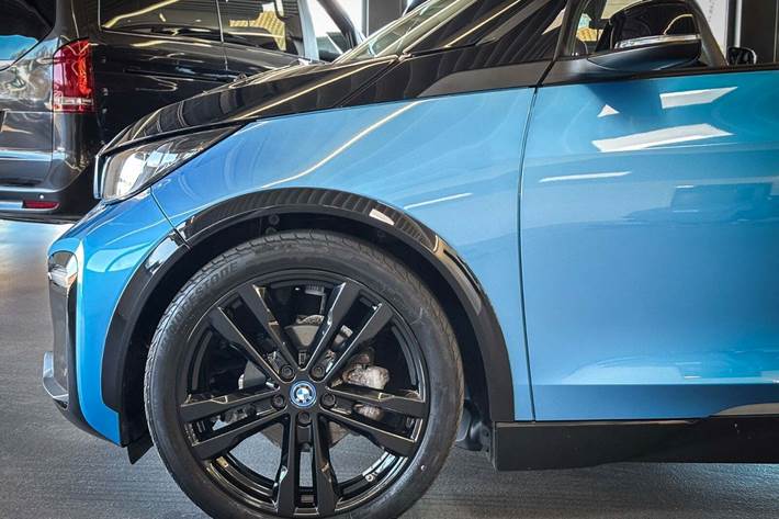 Blå BMW i3s fra 2018