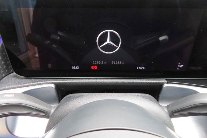 Sort Mercedes EQB250+ fra 2024