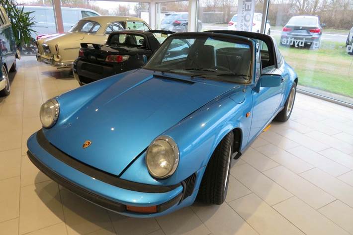 Blå Porsche 911 fra 1976