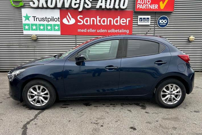 Blå Mazda 2 fra 2018