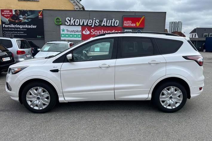 Hvid Ford Kuga fra 2017