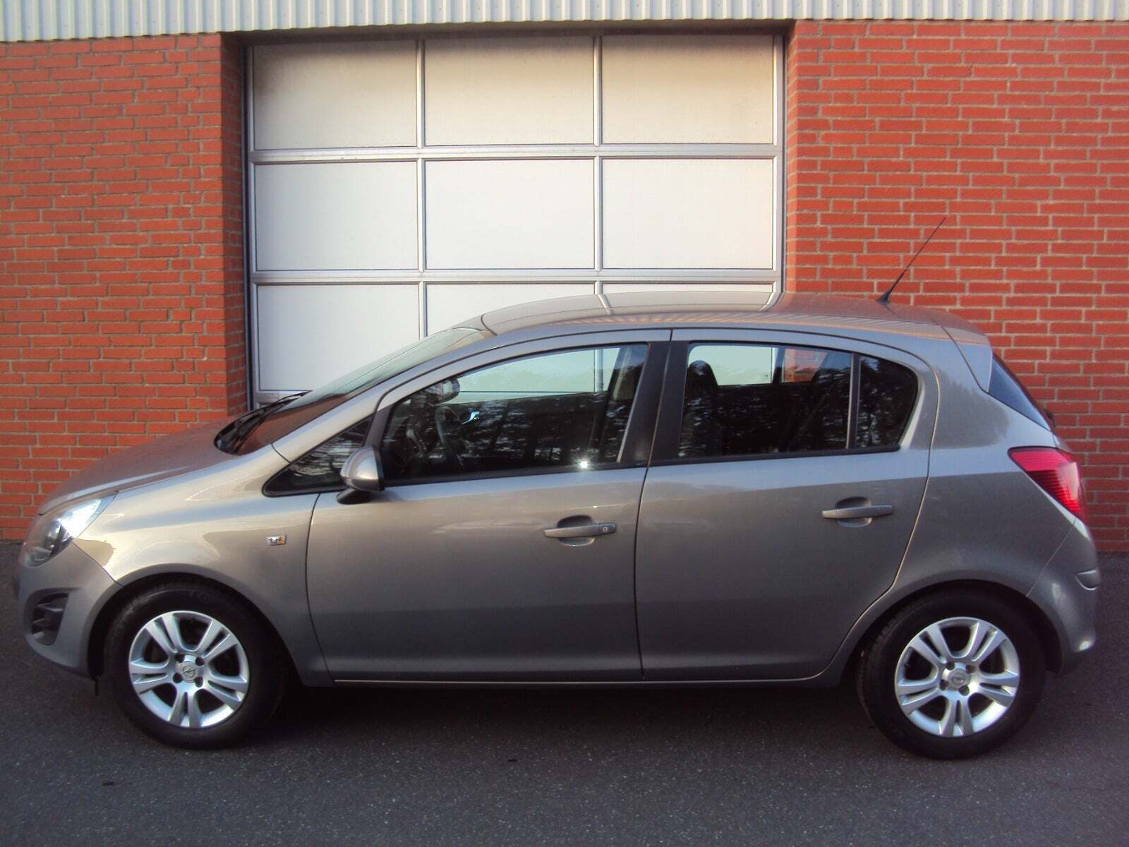 Opel Corsa 1,2 16V Cosmo