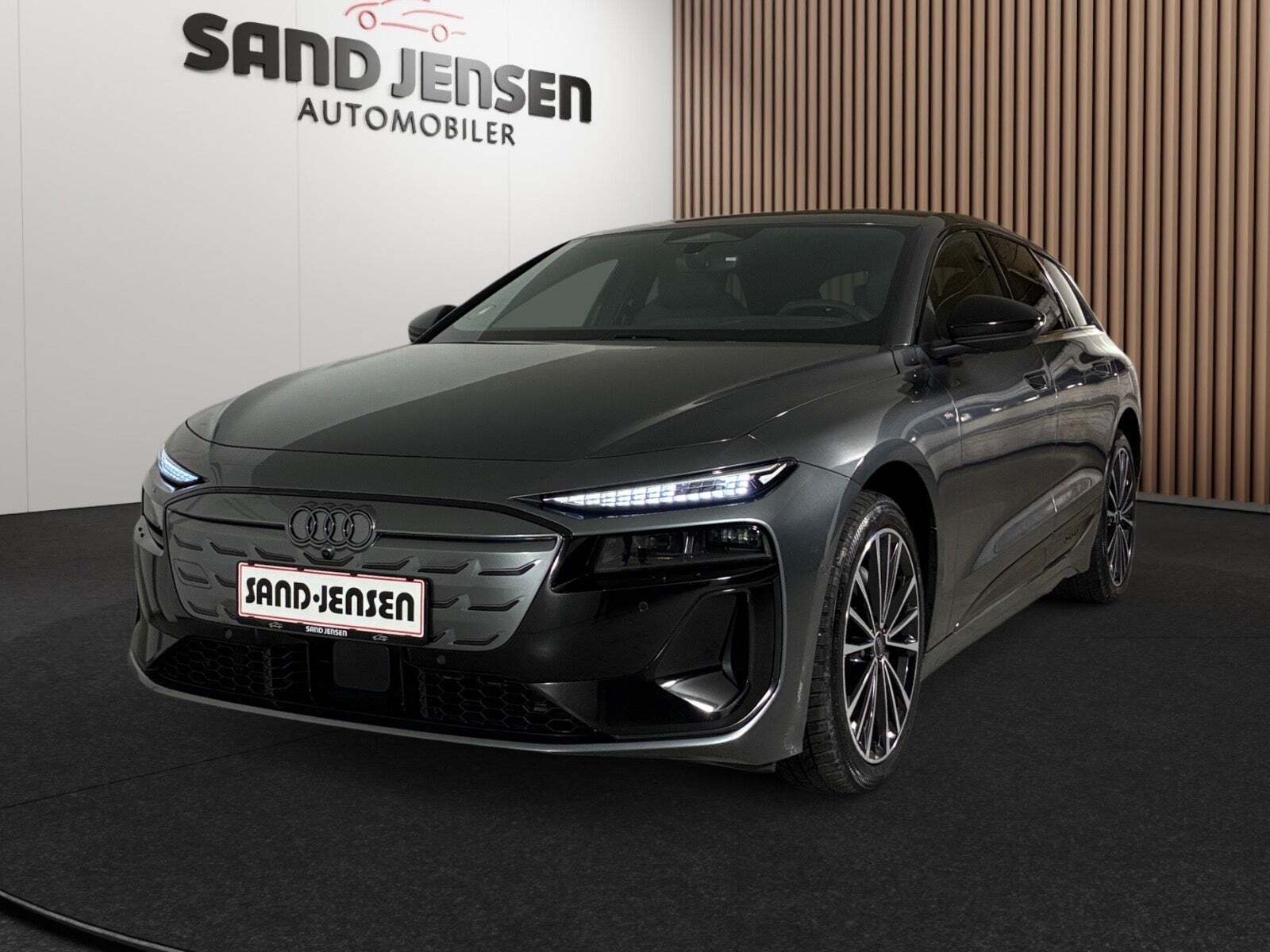 Grå Audi A6 e-tron fra 2025