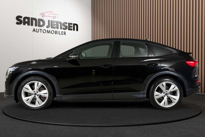 Gul Audi Q4 e-tron fra 2024