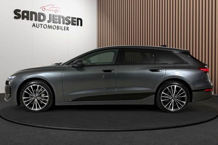 Grå Audi A6 e-tron fra 2025