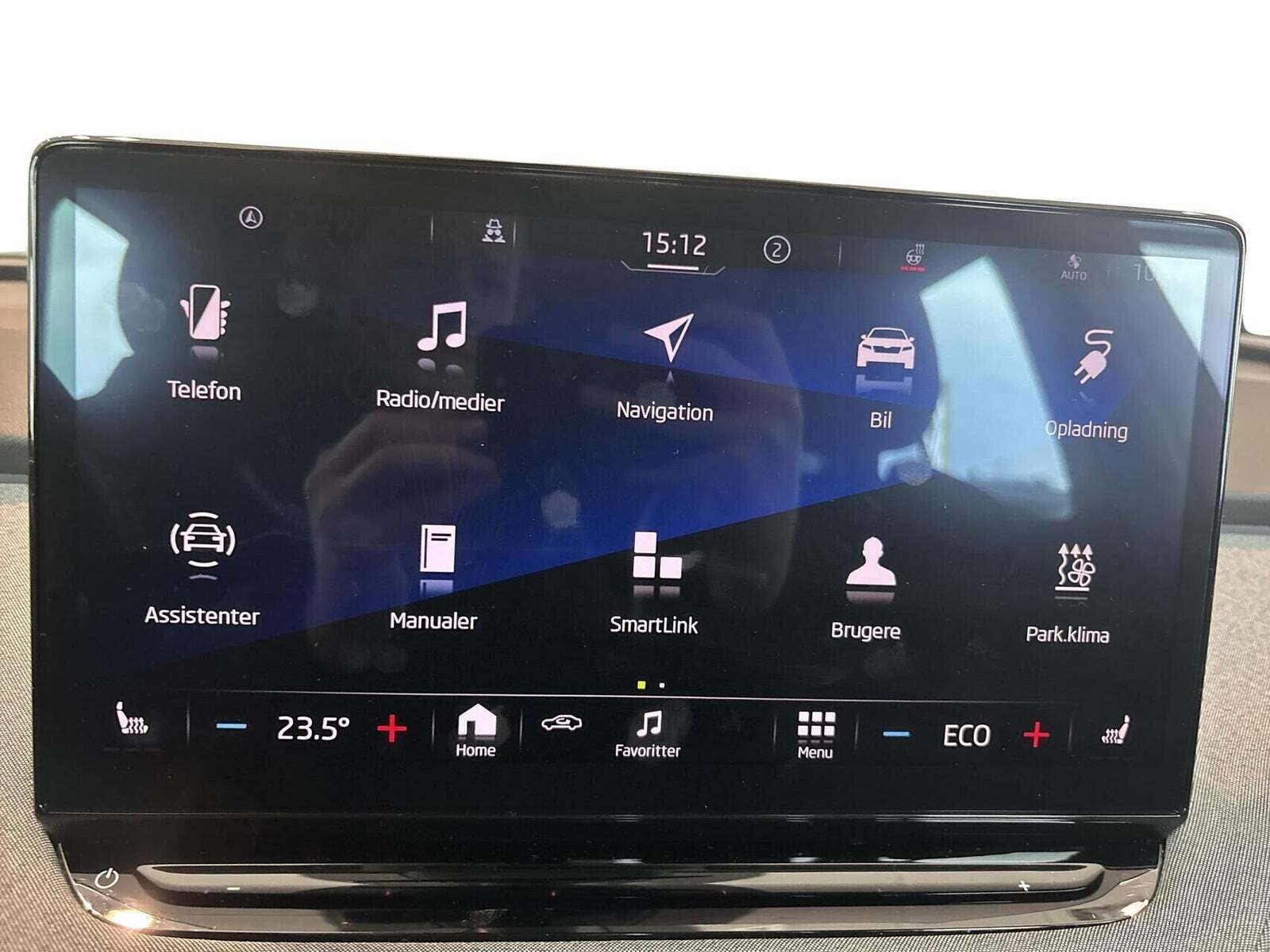 Hvid Skoda Enyaq fra 2022