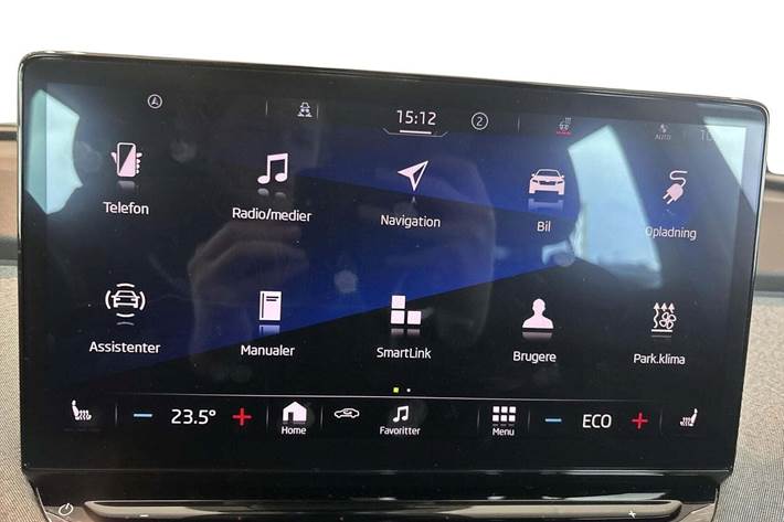 Hvid Skoda Enyaq fra 2022