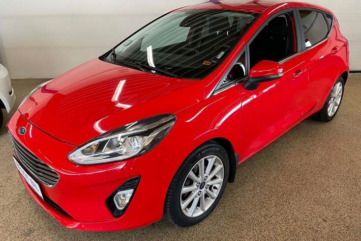 Rød Ford Fiesta fra 2019