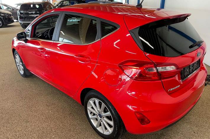 Rød Ford Fiesta fra 2019