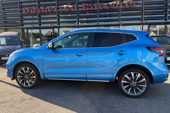 Blå Nissan Qashqai fra 2019