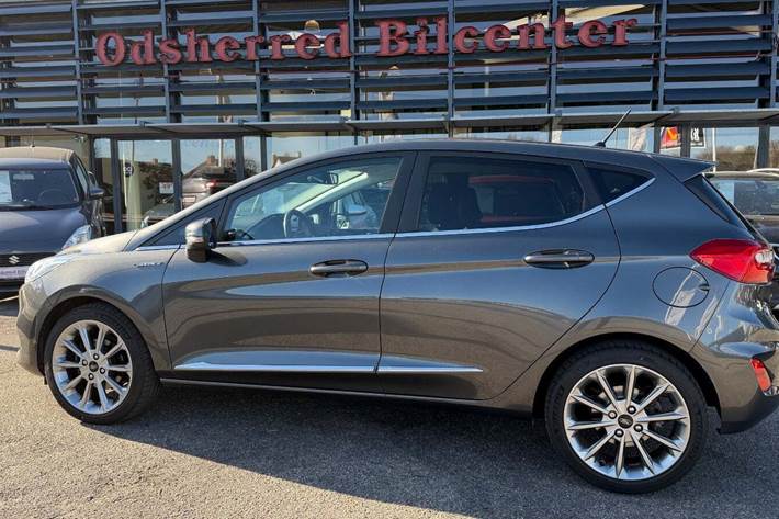 Grå Ford Fiesta fra 2018