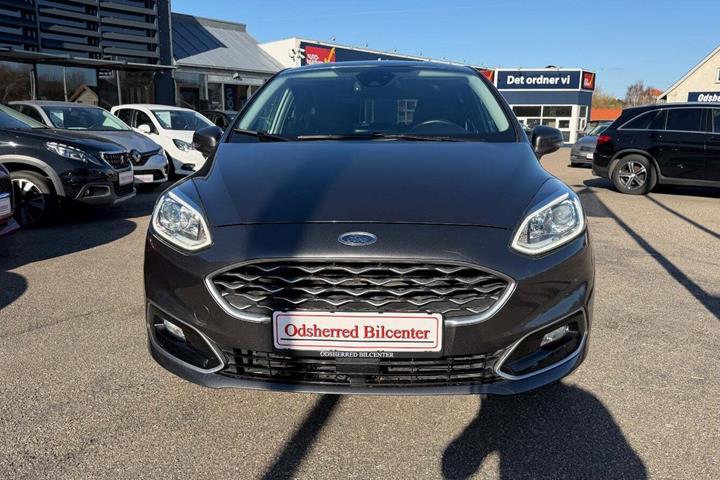 Grå Ford Fiesta fra 2018