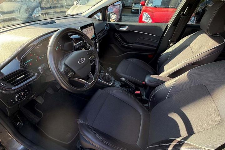 Grå Ford Fiesta fra 2018