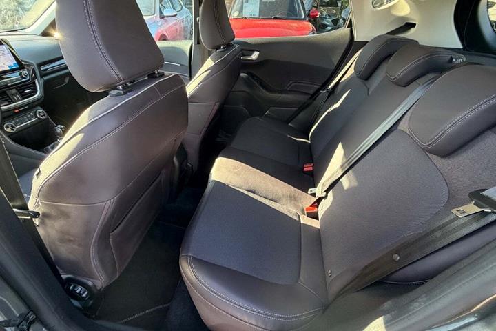 Grå Ford Fiesta fra 2018