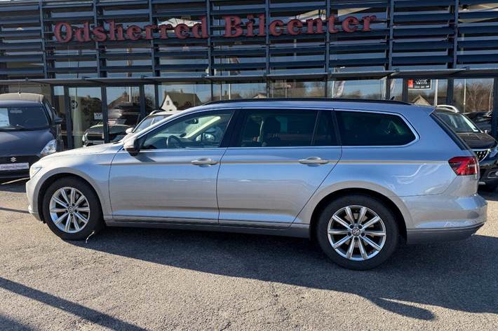 Sølv VW Passat fra 2019