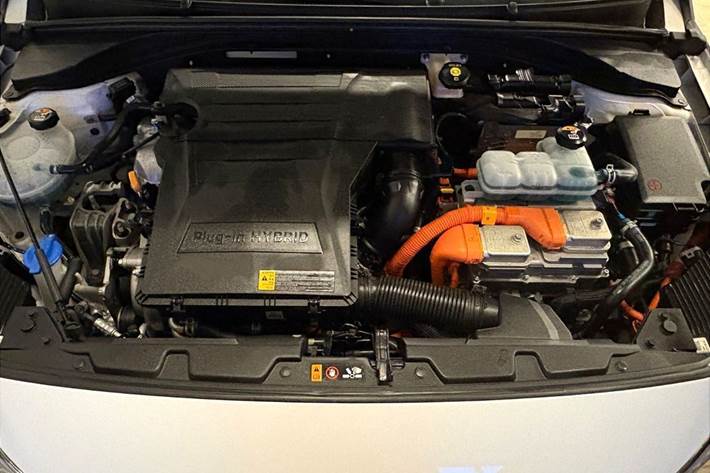 Hvid Hyundai Ioniq fra 2020