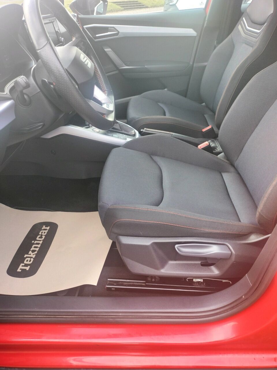 Rød Seat Arona fra 2022