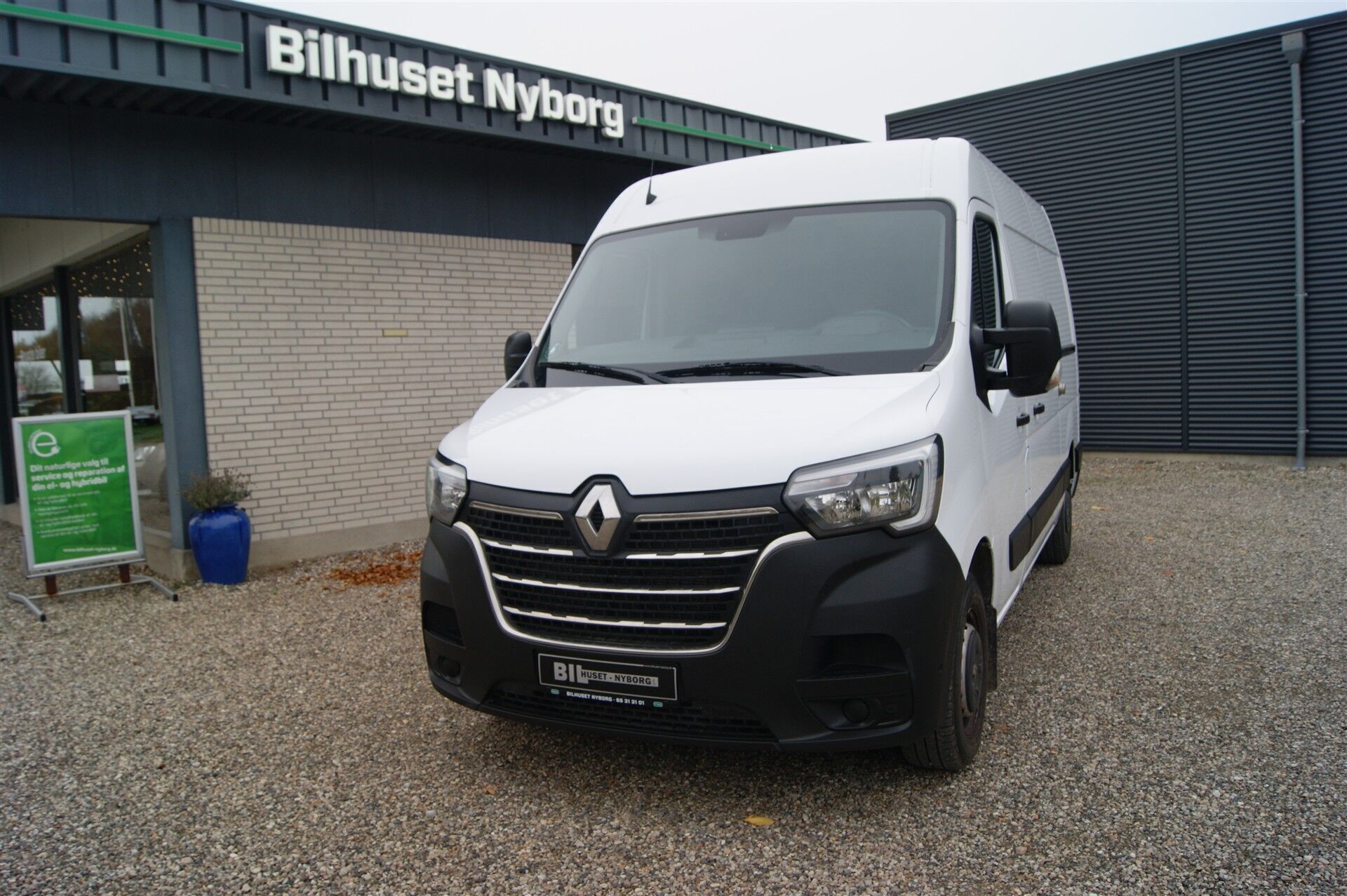 Renault Master 2,3 T33 L2H2 DCI 135HK Van 6g